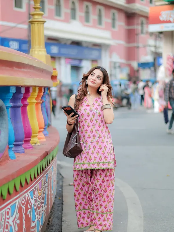 pink_farshi_suit_set