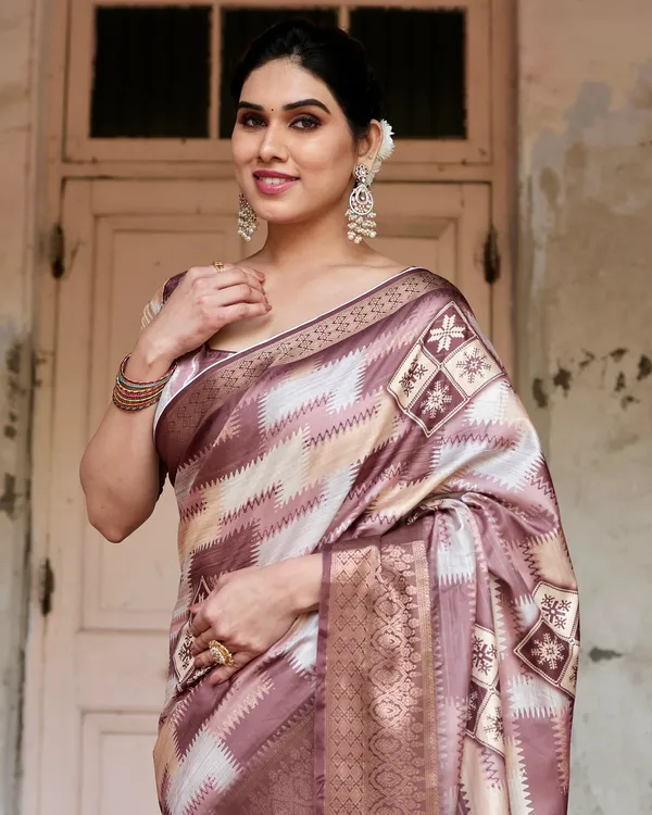 Shiny_Pure_Silk_Saree_With_Gold_Zari_(Unstitched_Blouse_Piece)