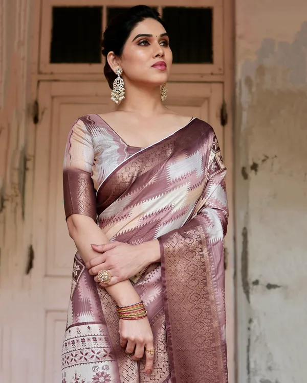Shiny_Pure_Silk_Saree_With_Gold_Zari_(Unstitched_Blouse_Piece)