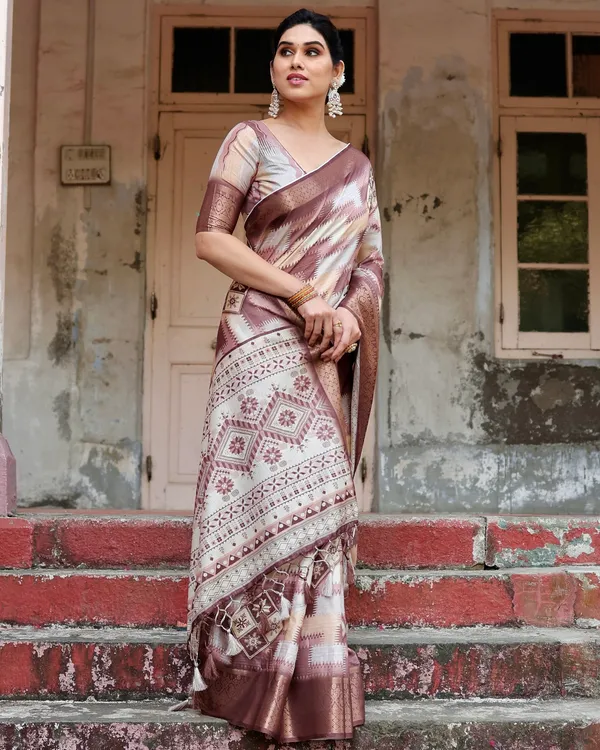 Shiny_Pure_Silk_Saree_With_Gold_Zari_(Unstitched_Blouse_Piece)