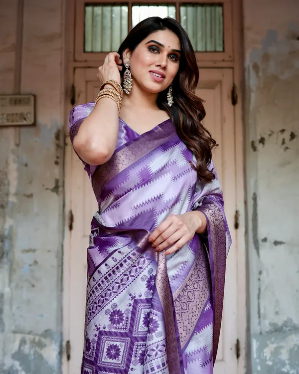 Angel_Pure_Silk_Saree_With_Gold_Zari_(Unstitched_Blouse_Piece)