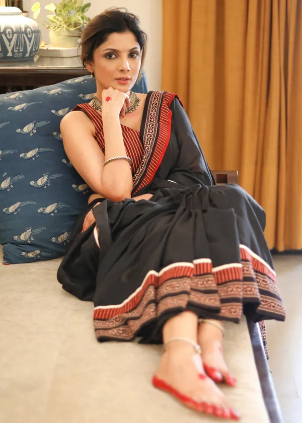 Beautiful_Black_Cotton_Saree_With_Exclusive_Ajrakh_Border