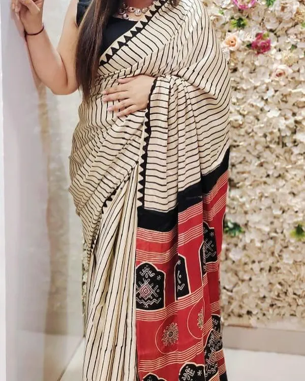 Designer_Cream_Ajrakh_Digital_Printed_Linen_Saree