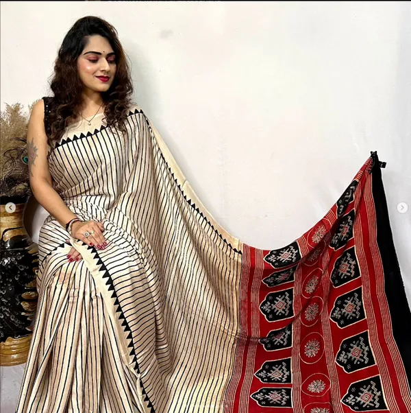 Designer_Cream_Ajrakh_Digital_Printed_Linen_Saree