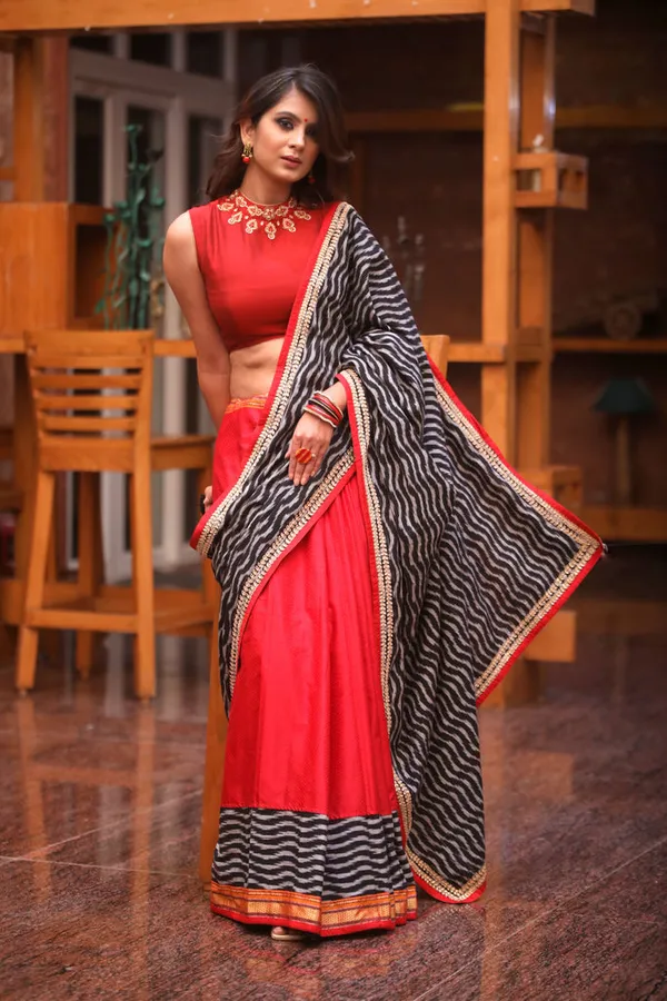 Exclusive_Ikat_&_Khun_Digital_Printed_Cotton_Linen_Saree