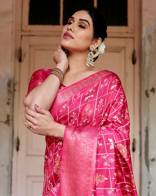 Sara_Pure_Silk_Saree_With_Gold_Zari_(Unstitched_Blouse_Piece)