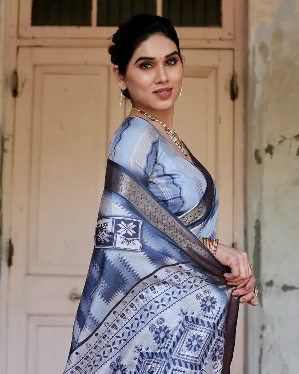 Statement_Pure_Silk_Saree_With_Gold_Zari_(Unstitched_Blouse_Piece)