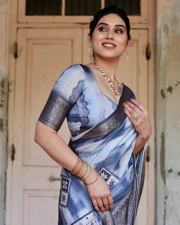 Statement_Pure_Silk_Saree_With_Gold_Zari_(Unstitched_Blouse_Piece)