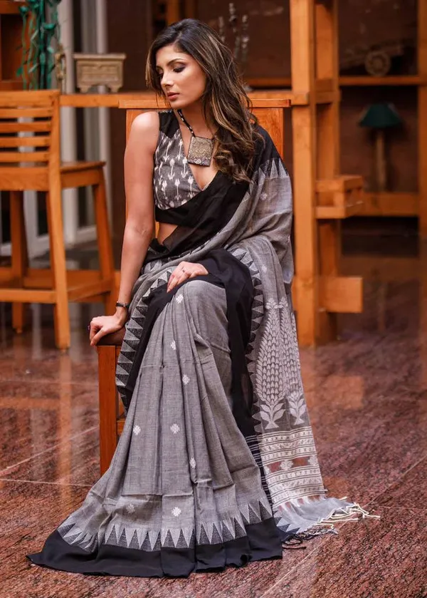 Stylish_Grey_Color_Ajrak_Printed_Linen_Cotton_Saree