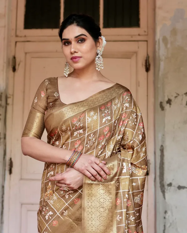 Volar_Pure_Silk_Saree_With_Gold_Zari_(Unstitched_Blouse_Piece)