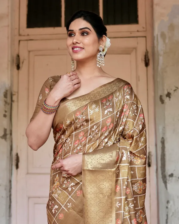Volar_Pure_Silk_Saree_With_Gold_Zari_(Unstitched_Blouse_Piece)