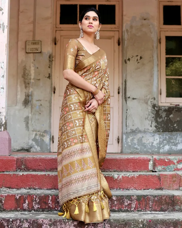 Volar_Pure_Silk_Saree_With_Gold_Zari_(Unstitched_Blouse_Piece)