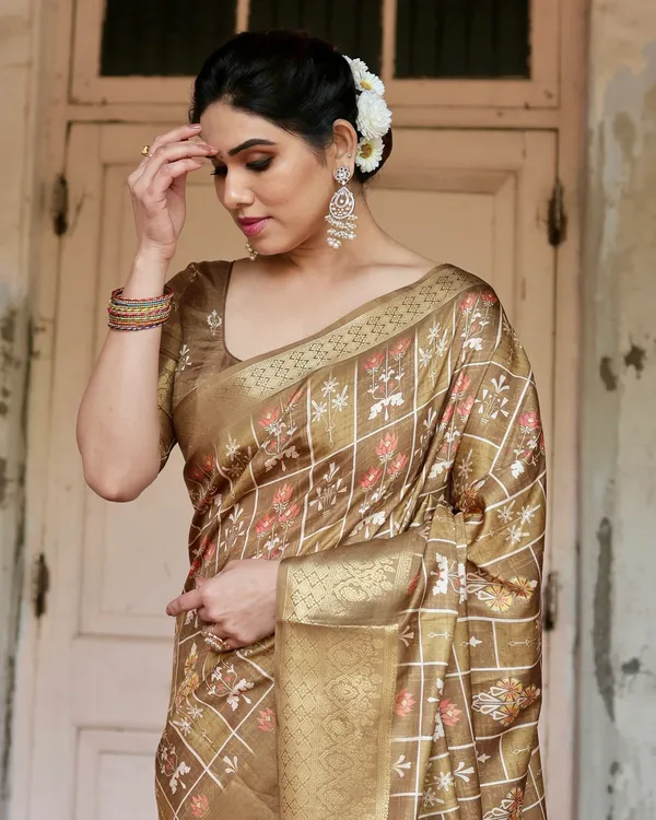 Volar_Pure_Silk_Saree_With_Gold_Zari_(Unstitched_Blouse_Piece)
