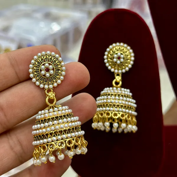 Pearl_Embedded_Jhumka_Earrings_for_Girls_and_Women.