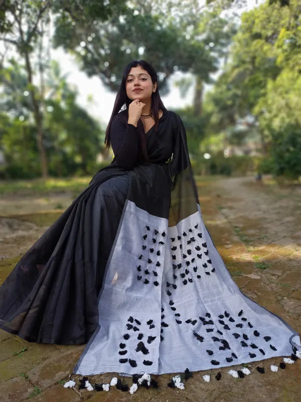Black_Cotton_Silk_Handloom_Saree_With_Blouse_Piece