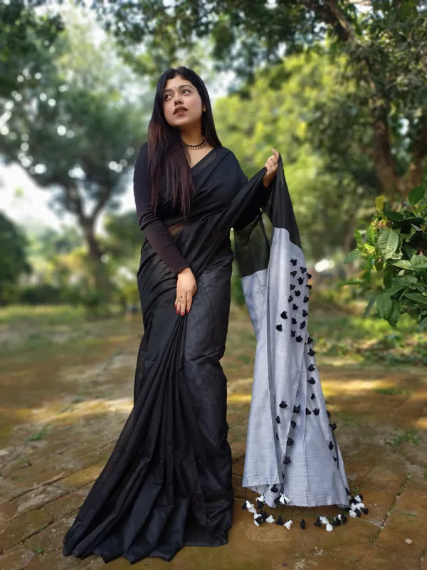 Black_Cotton_Silk_Handloom_Saree_With_Blouse_Piece