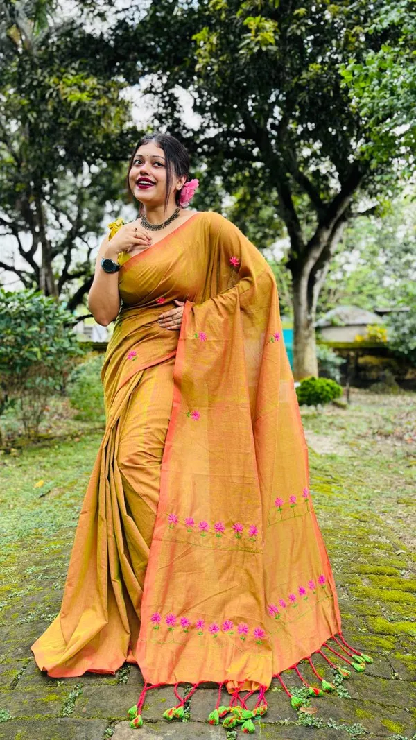 HAND_STITCH_PREMIUM_QUALITY_LAYZY_DAIZY_STITCH_SAREE
