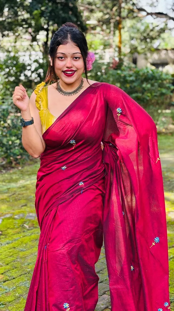 HAND_STITCH_PREMIUM_QUALITY_LAYZY_DAIZY_STITCH_SAREE
