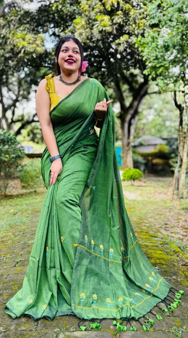 HAND_STITCH_PREMIUM_QUALITY_LAYZY_DAIZY_STITCH_SAREE
