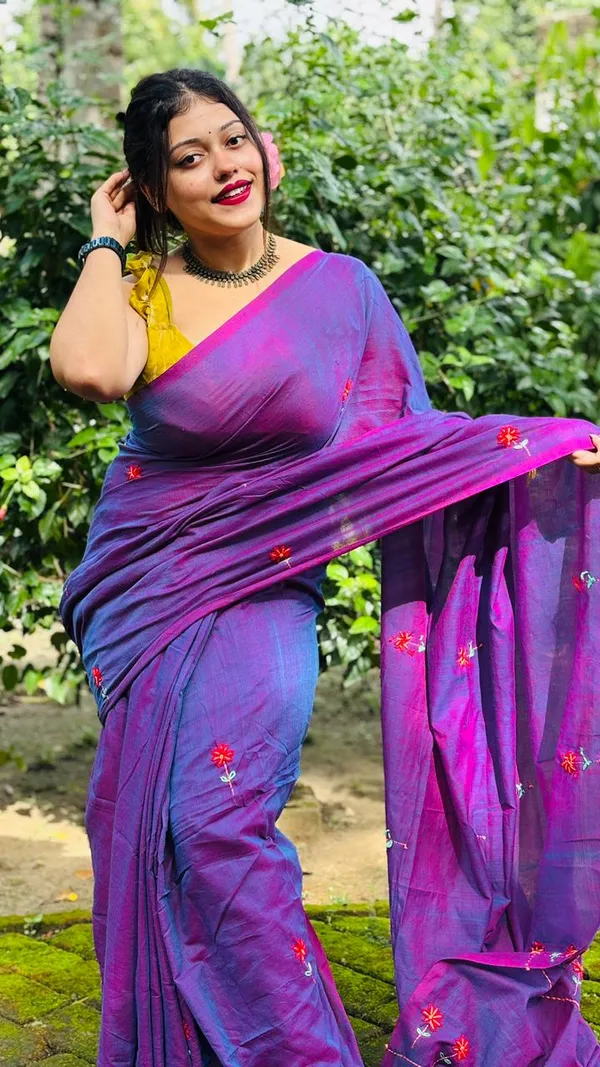 HAND_STITCH_PREMIUM_QUALITY_LAYZY__DAIZY_STITCH_SAREE