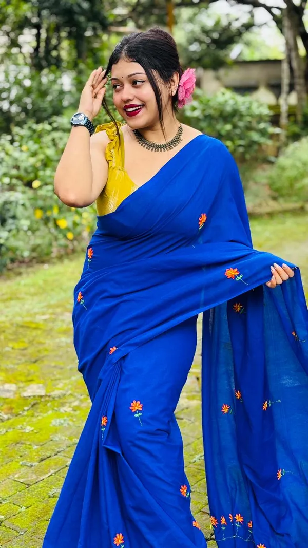 HAND_STITCH_PREMIUM_QUALITY_LAYZY_DAIZY_STITCH_SAREE
