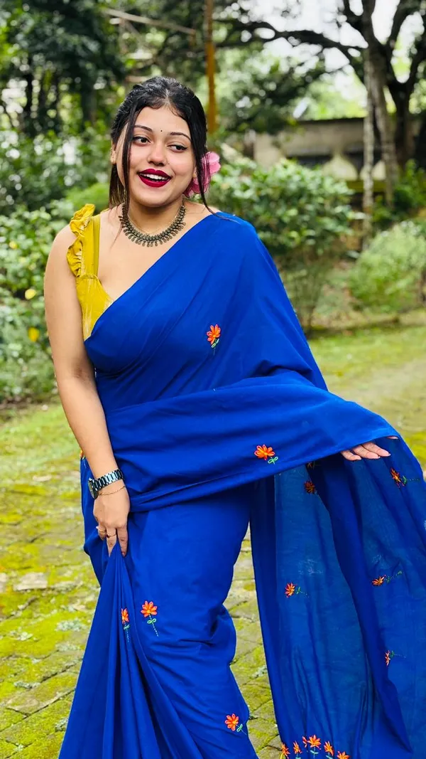 HAND_STITCH_PREMIUM_QUALITY_LAYZY_DAIZY_STITCH_SAREE