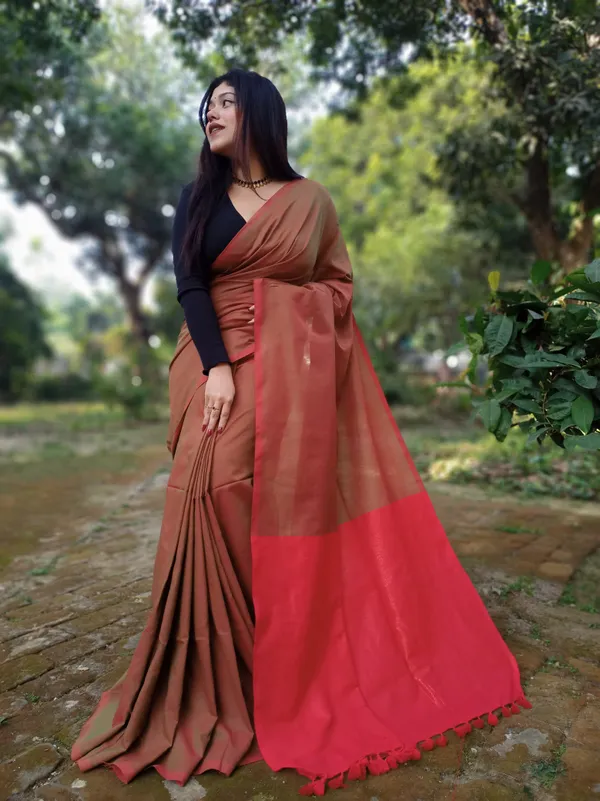 Bengal_Cotton_Pallu_Zari_Handloom_Saree_With_Blouse_Piece