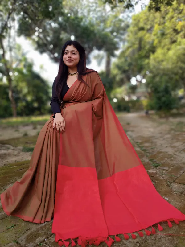 Bengal_Cotton_Pallu_Zari_Handloom_Saree_With_Blouse_Piece