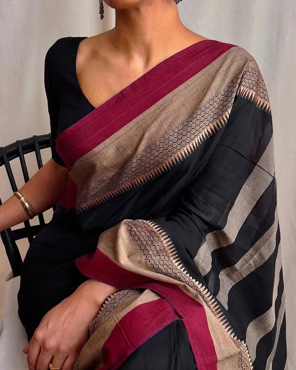 Black_Weaving_Work_Cotton_Handloom_Saree