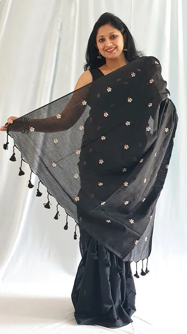 Black_Shiuli_Embroidery_Cotton_Handloom_Saree