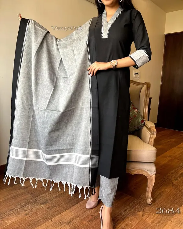BLACK_GRAY_SOUTH_COTTAN_HANDLOOM__KURTI_PANT_WITH_DUPATTA_SET.