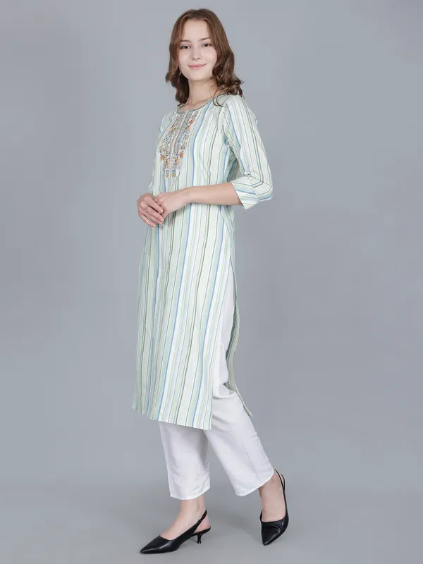 Striped_kurta_with_embroidered_yoke