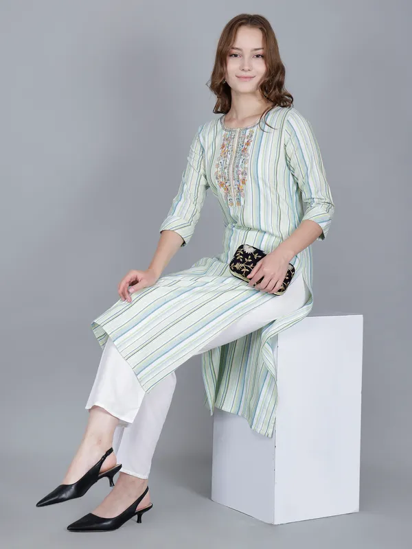 Striped_kurta_with_embroidered_yoke