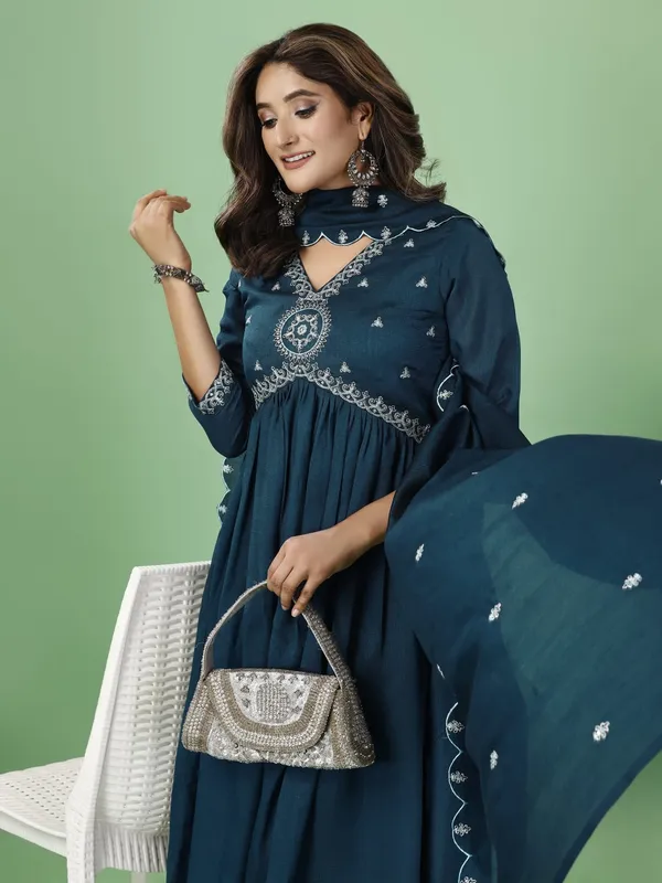 vichitra_embroidery_kurta_set_for_women_with_Dupatta.