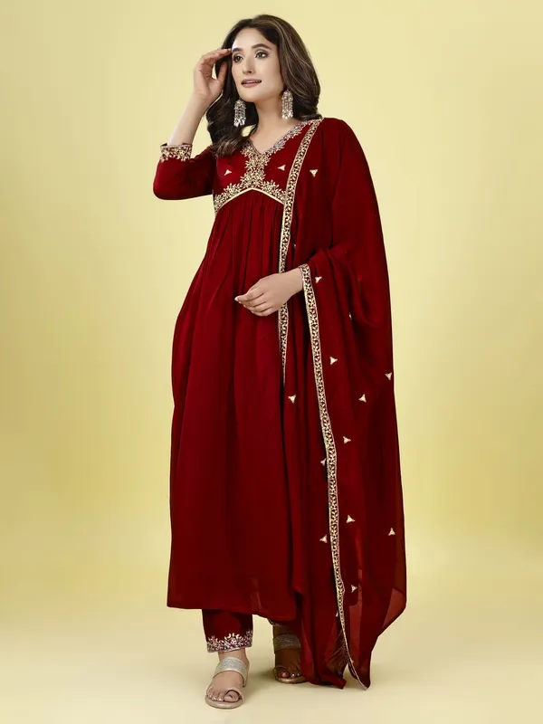vichitra_embroidery_kurta_set_for_women_with_Dupatta.