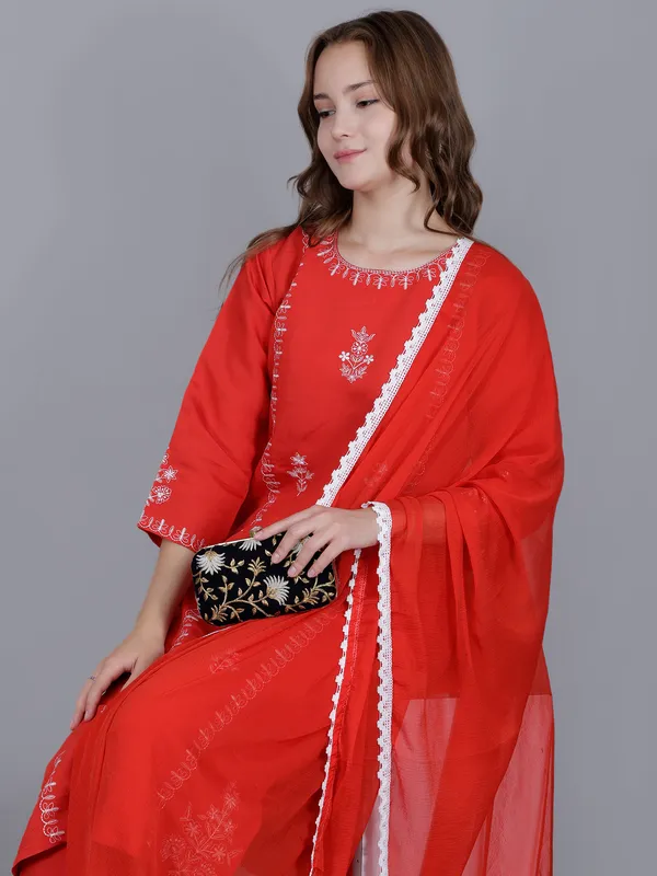women's_silk_blend_kurta_and_pant_set_with_dupatta.