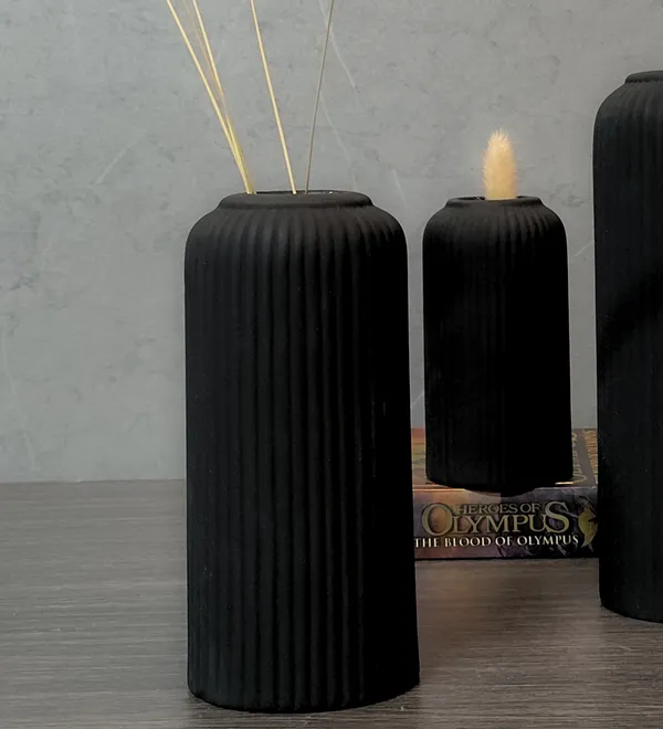 Modern_Ceramic_Flower_Vase_Black_Matt_8"_(Medium_-Without_Flower)