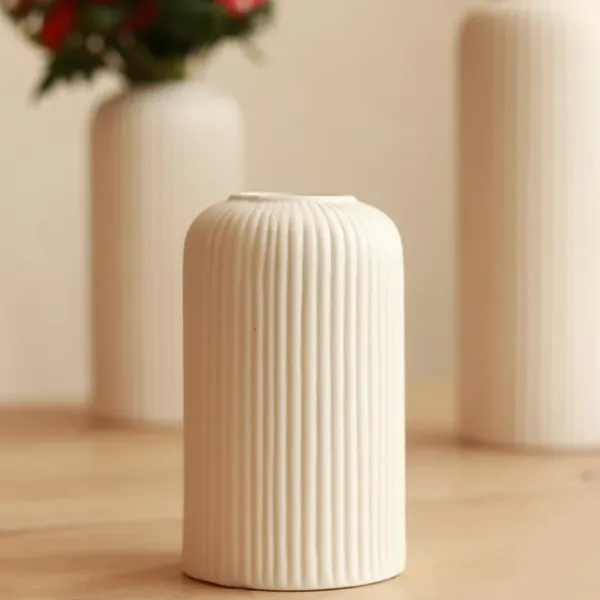 Modern_Ceramic_Flower_Vase_White_Matt-_6"(Small_-Without_Flower)