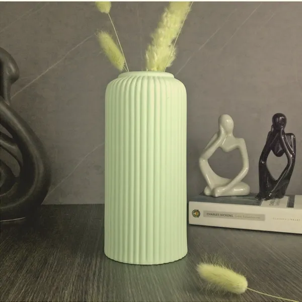 Modern_Ceramic_Flower_Vase_Green_Matt-__8"_(Medium-Without_Flower)