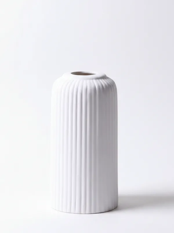 Modern_Ceramic_Flower_Vase_White_Matt-_6"(Small_-Without_Flower)