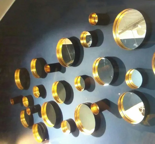 Circular_Wall_Mirror_Concept._Set_of_6pc
