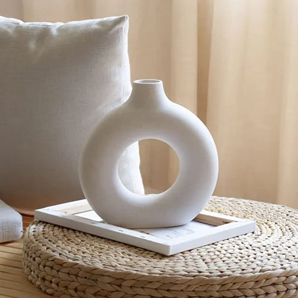 Donut_Ceramic_Vase_for_Pampas_Grass_-6inch_off_White