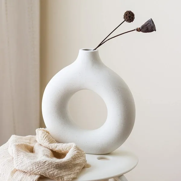 Donut_Ceramic_Vase_for_Pampas_Grass_-6inch_off_White