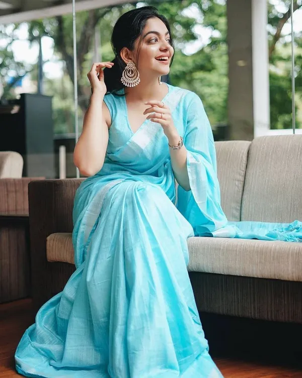 Handwoven_Linen_Cotton_Saree