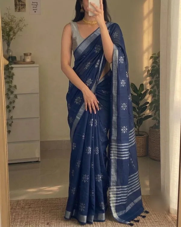 Navy_Blue_Slub_Silk_Cotton_Saree_with_Elegant_Silver_Border