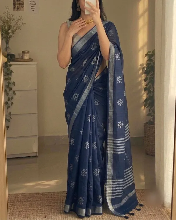 Navy_Blue_Slub_Silk_Cotton_Saree_with_Elegant_Silver_Border
