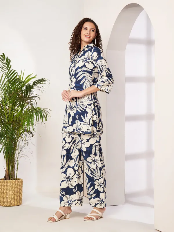 Fbella_Women_Blue_&_Off-White_Tropical_Printed_Cotton_Co-Ord_Set
