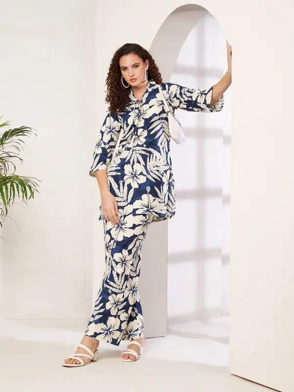 Fbella_Women_Blue_&_Off-White_Tropical_Printed_Cotton_Co-Ord_Set