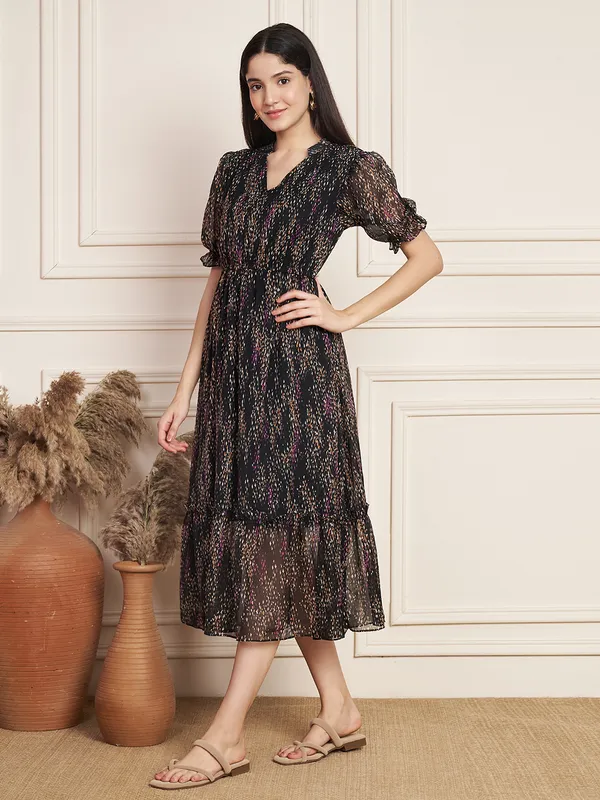 Fbella_Black_Chiffon_Printed_Midi_Dress_with_Lycra_Lining_