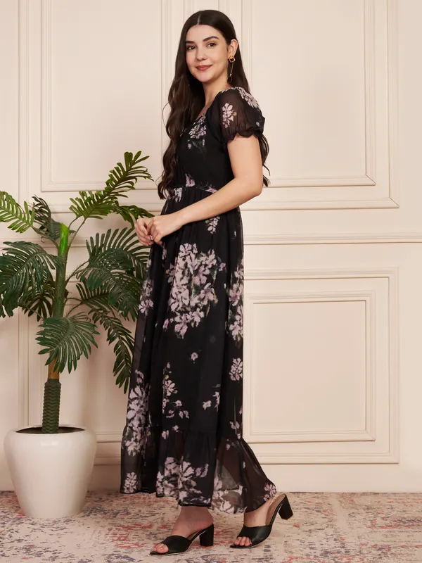 Fbella_Black_Floral_Off-Shoulder_Georgette_Maxi_Dress